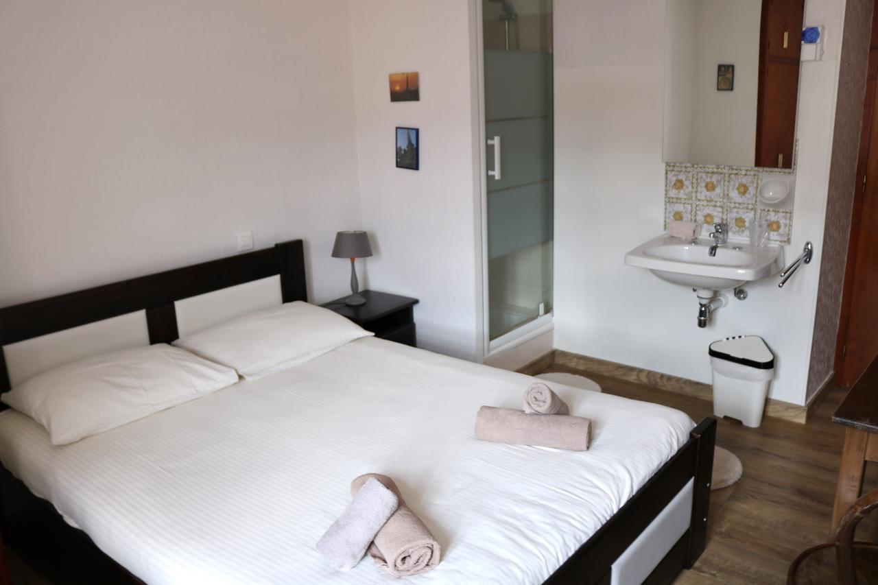Auberge Saint Martin La Brigue エクステリア 写真