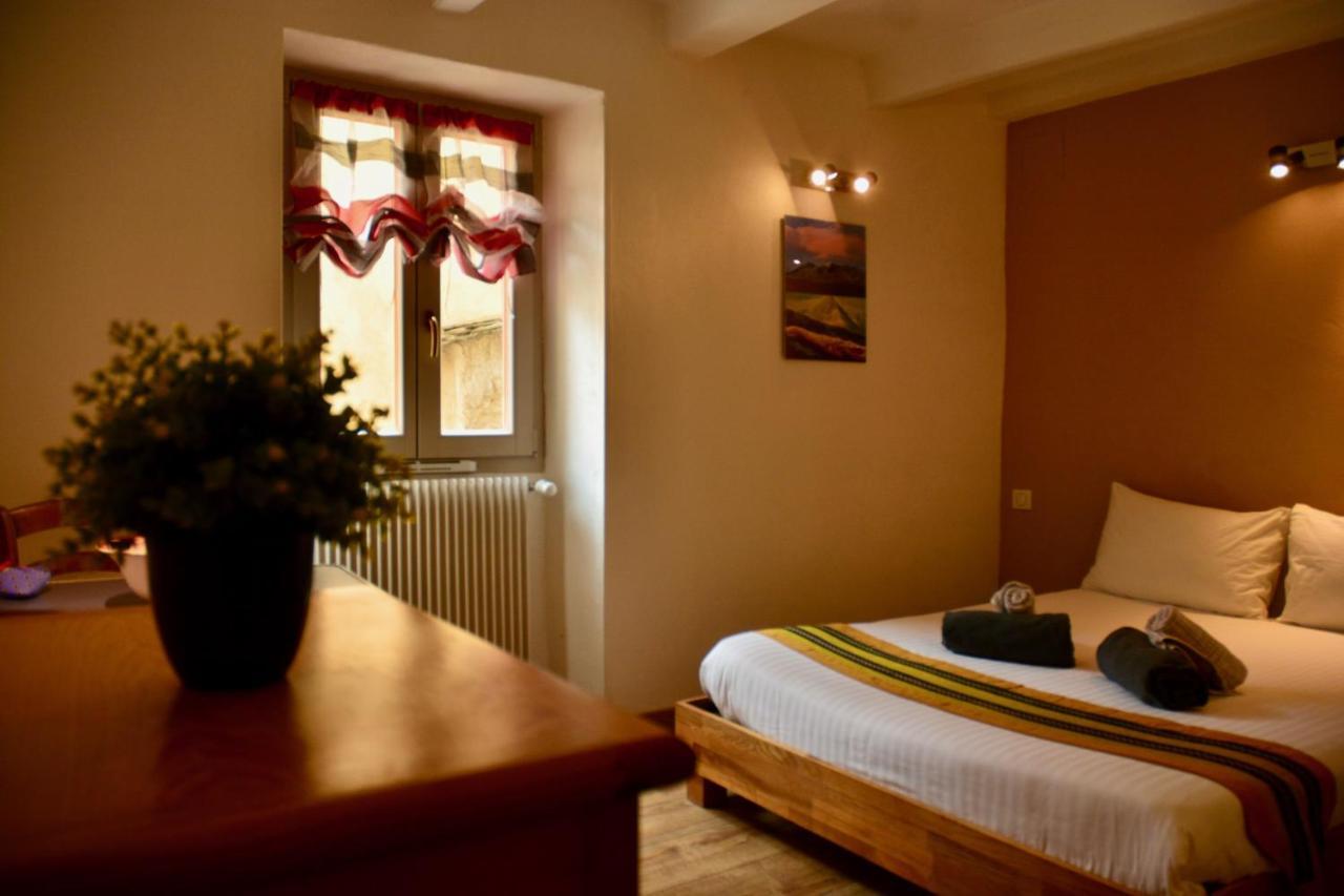 Auberge Saint Martin La Brigue エクステリア 写真