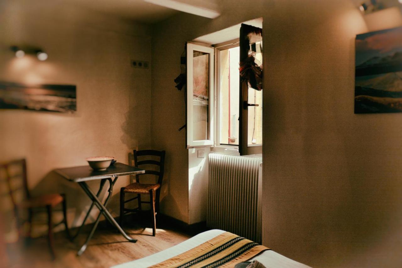 Auberge Saint Martin La Brigue エクステリア 写真